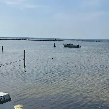 Oasis Cove, Maisons Au Bord De L'eau, De *