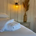 Oasis Cove, Maisons Au Bord De L'eau, De Sète