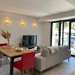 Oasis Cove, Maisons Au Bord De L'eau, De Feriehus Sète