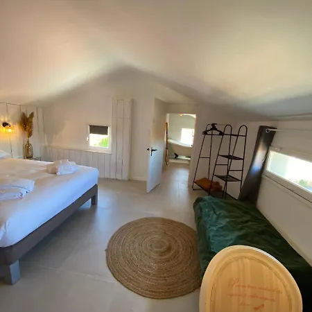 Prázdninový dům Oasis Cove, Maisons Au Bord De L'eau, De *