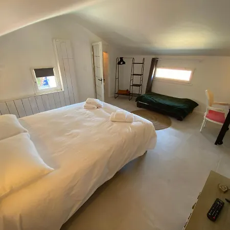 بيت للعطل Oasis Cove, Maisons Au Bord De L'eau, De سُت