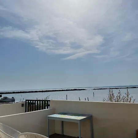بيت للعطل Oasis Cove, Maisons Au Bord De L'eau, De *